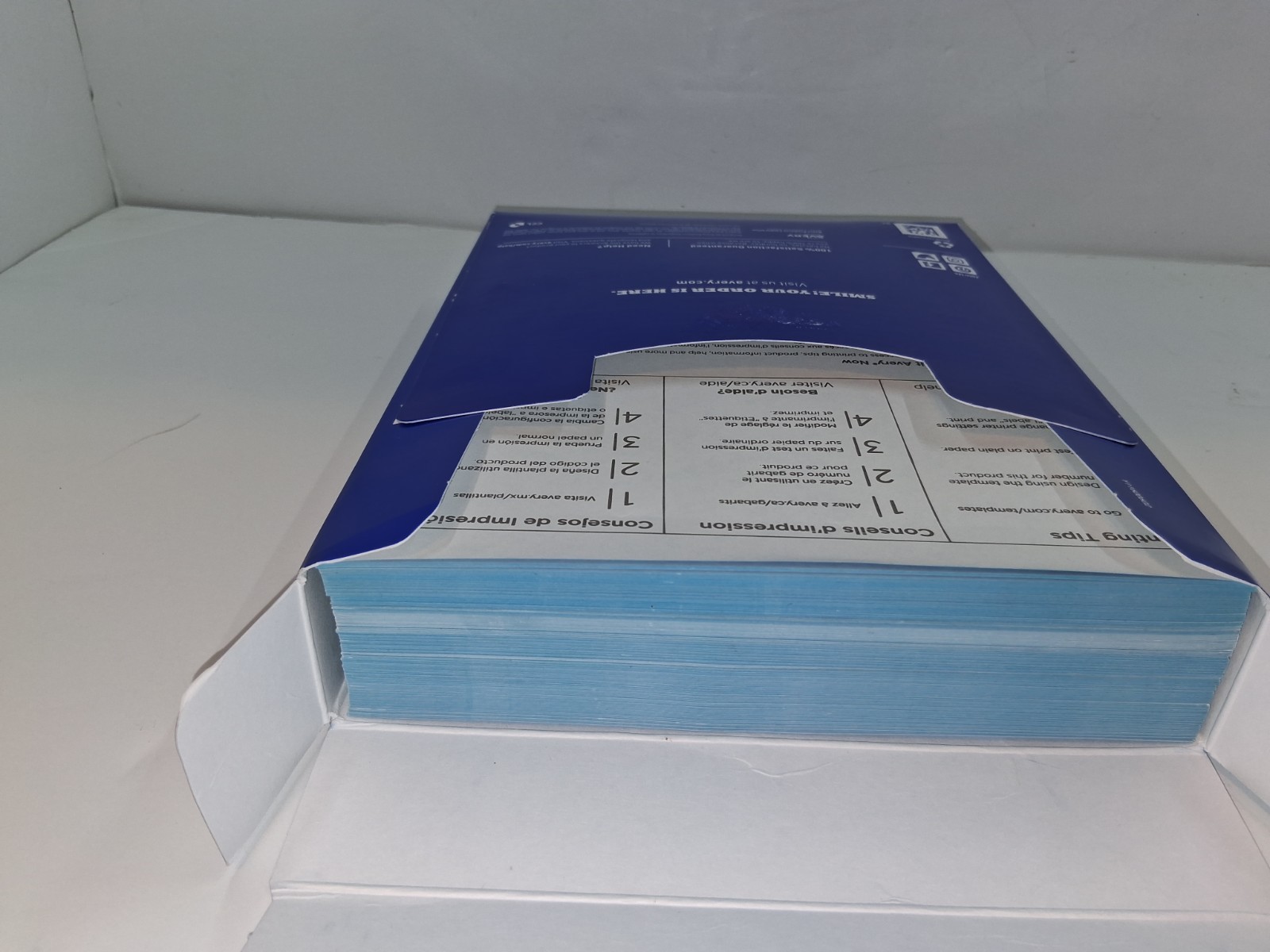 1350 Avery 2″ x 4.5″ Rectangle Labels 225 Sheet Bright Blue Paper Presta T00-1XS