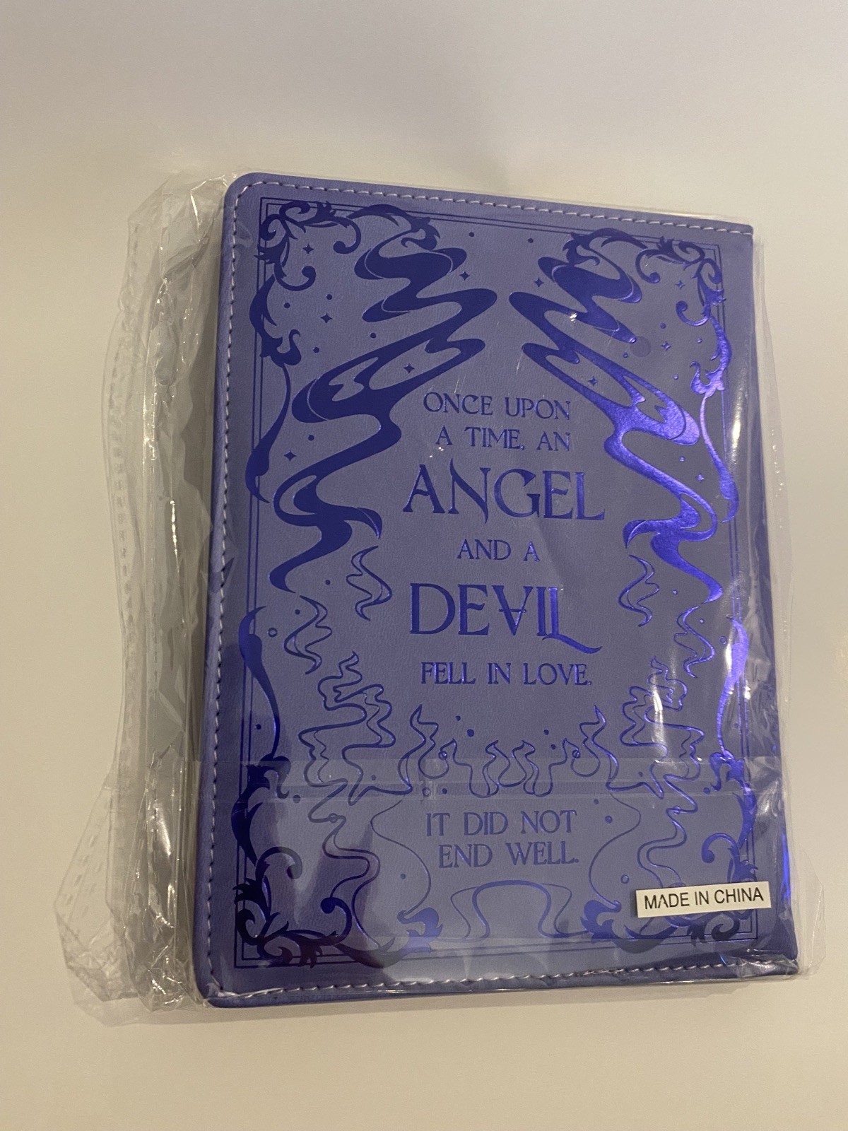 OwlCrate Daughter of Smoke and Bone Faux Book Journal Laini Taylor December 2023