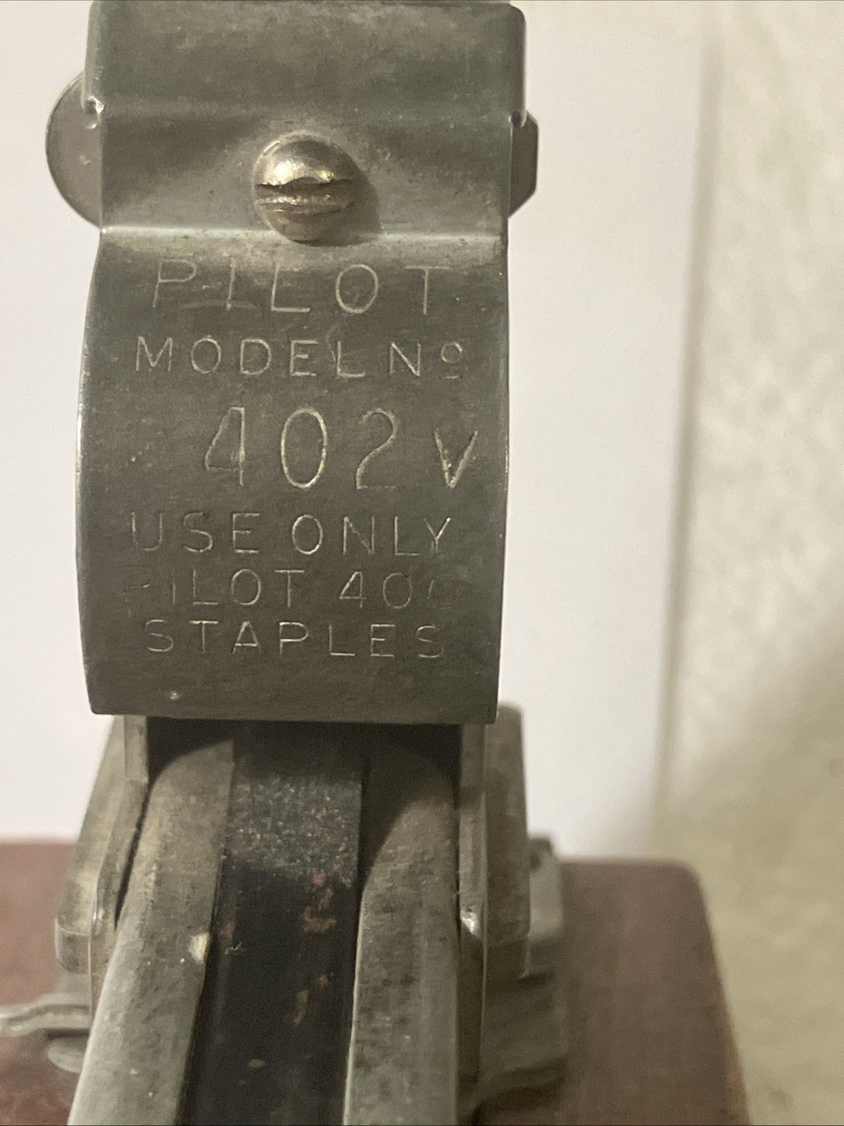 WWll VINTAGE Pilot 402 V Stapler Ace Fastener Corp Chicago, V – Was For Victory