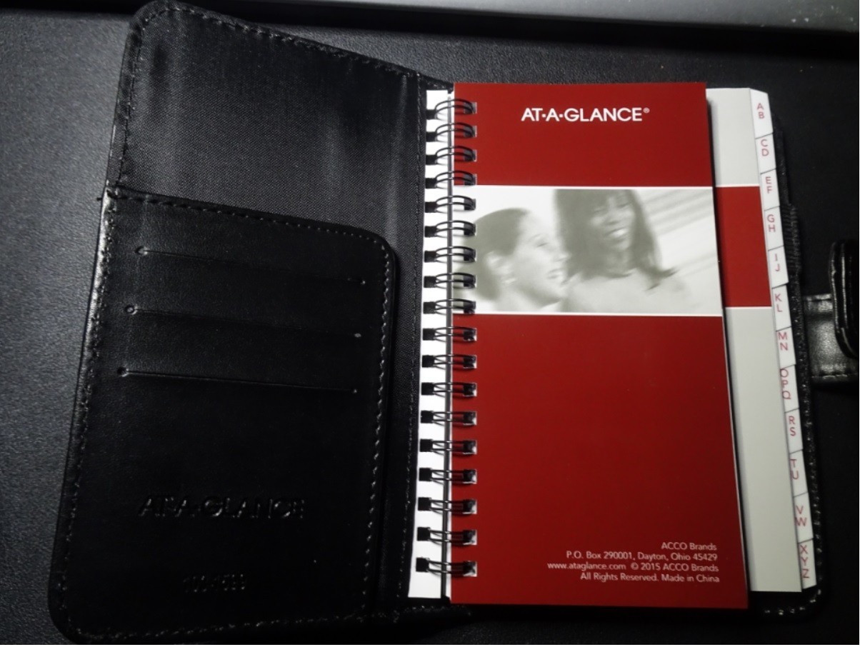 AT-A-GLANCE Undated Windsor Slim Profile Monthly Set, Black Pocket, 3-1/2×6-1/2″