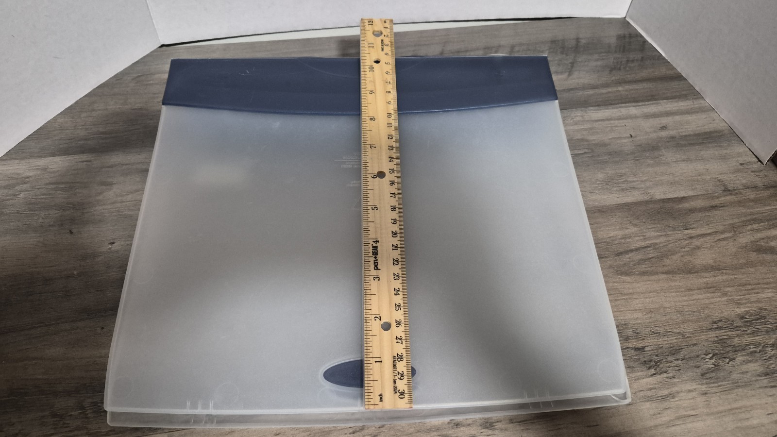 Avery Silhouette Heavy Duty Hard Poly Round 1.5” Three Ring Binder Blue
