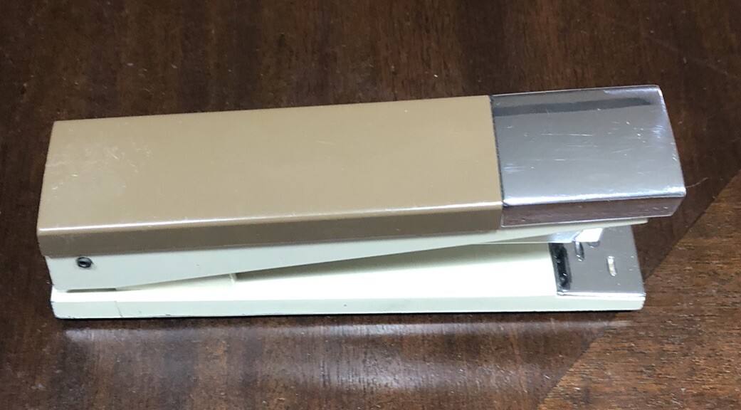 Vintage Acco 20 Tan And Chrome Stapler Desk Retro USA Works Great Retro