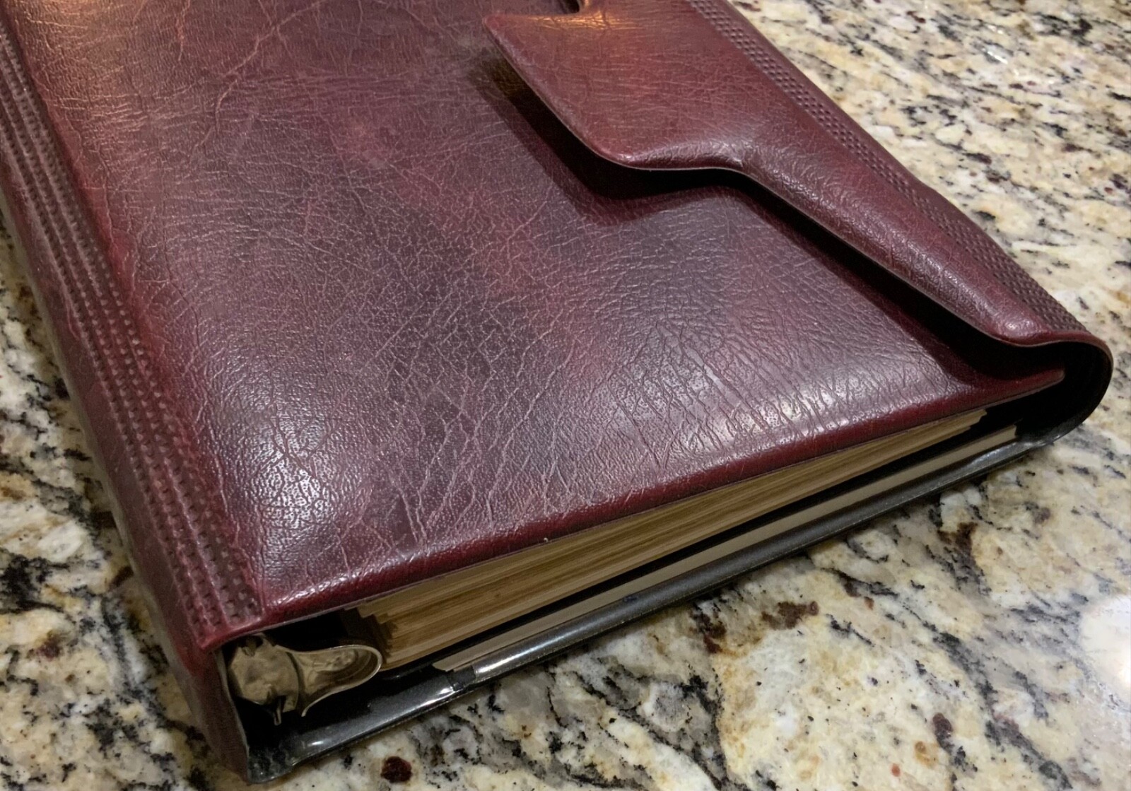 Day Runner 3-Ring Burgundy Organizer / Planner 9” x 8” Hook & Loop Closure
