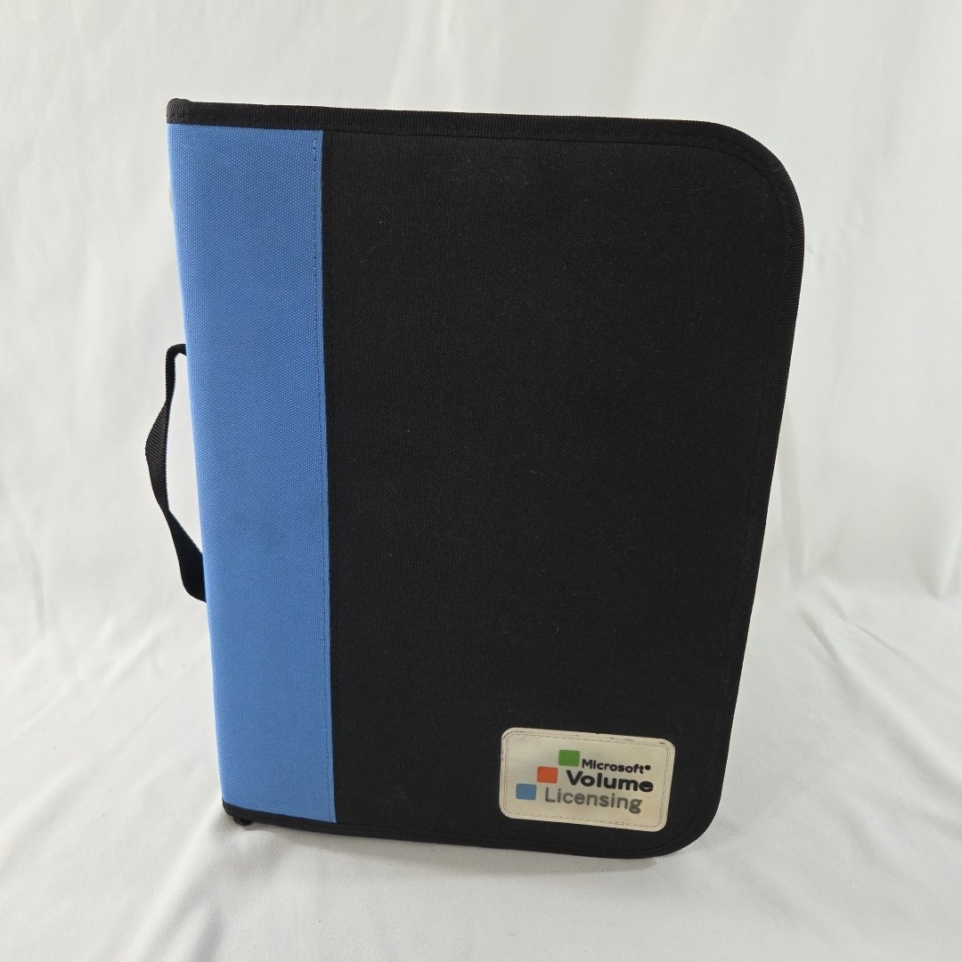 MICROSOFT Volume Licensing Canvas Storage Binder 12.5” x 9” W/ 21 Discs