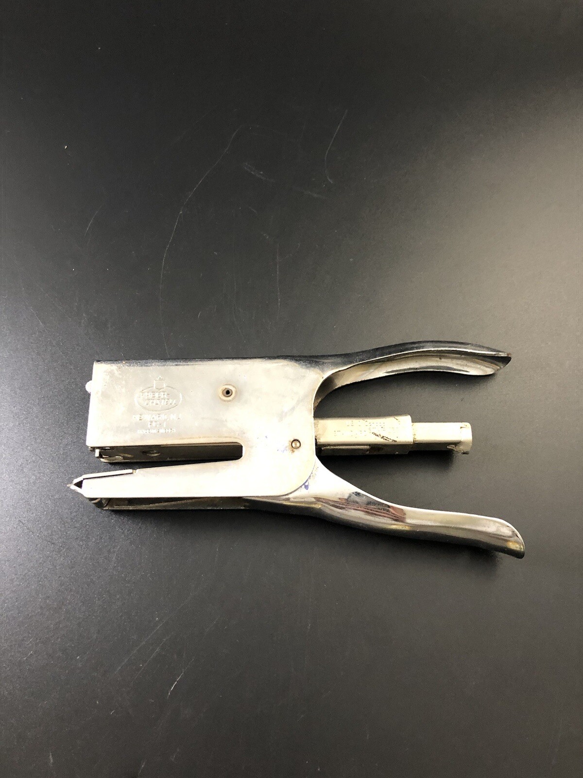 Vintage Stapler Canada And Us Vd4