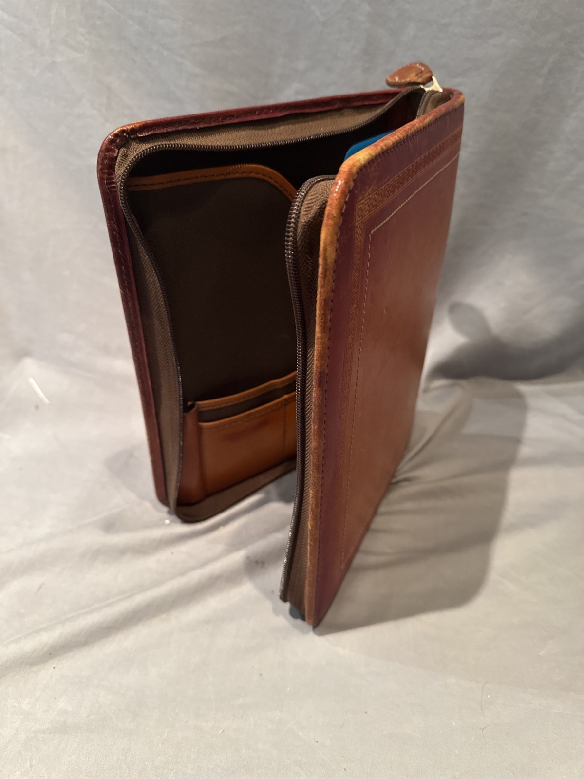 Solutions for Success Vintage DayTimer Leather Planner – FREE SHIPPING!!