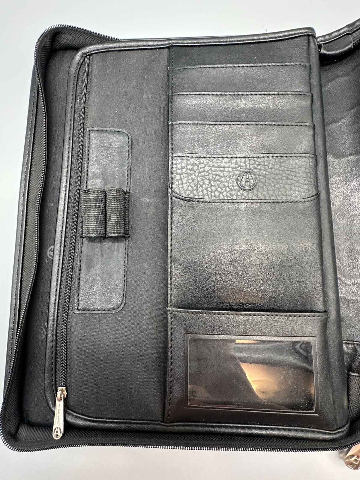 Avenues Binder Organizer Black Faux Leather Zipfolio Notes Business Credit Card