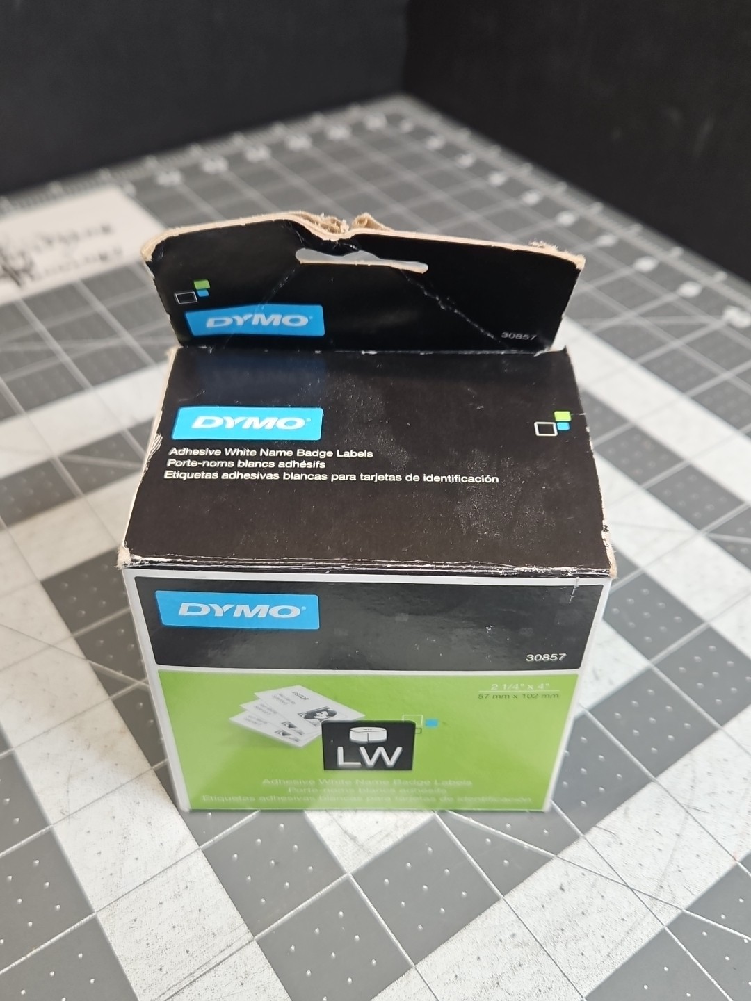 Genuine DYMO 30857 LW Large White NAME BADGE Labels 2 1/2 x 4″250 per roll TP2