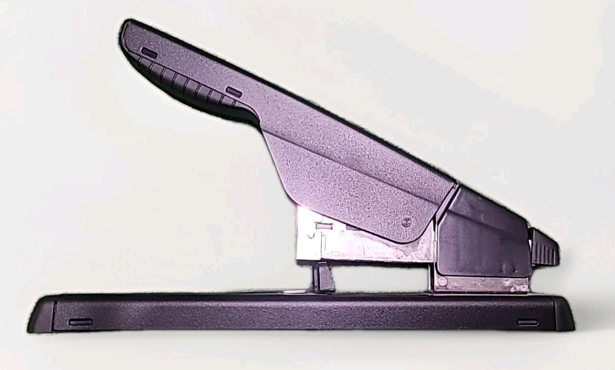 OFFICE MAX HEAVY DUTY 120 PAGE STAPLER