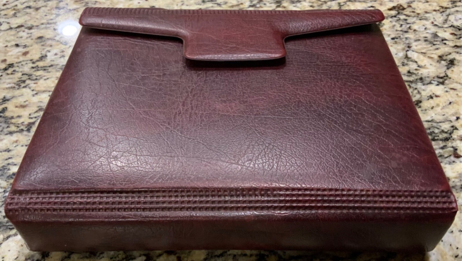 Day Runner 3-Ring Burgundy Organizer / Planner 9” x 8” Hook & Loop Closure