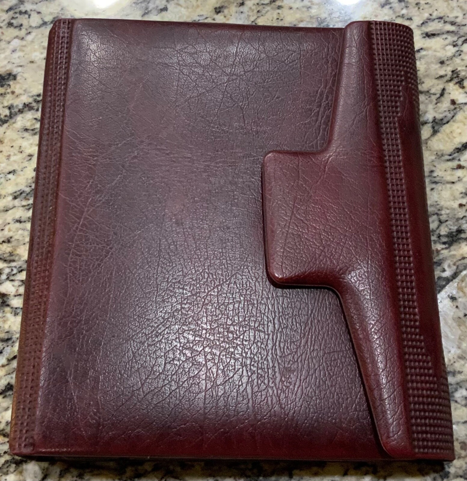 Day Runner 3-Ring Burgundy Organizer / Planner 9” x 8” Hook & Loop Closure