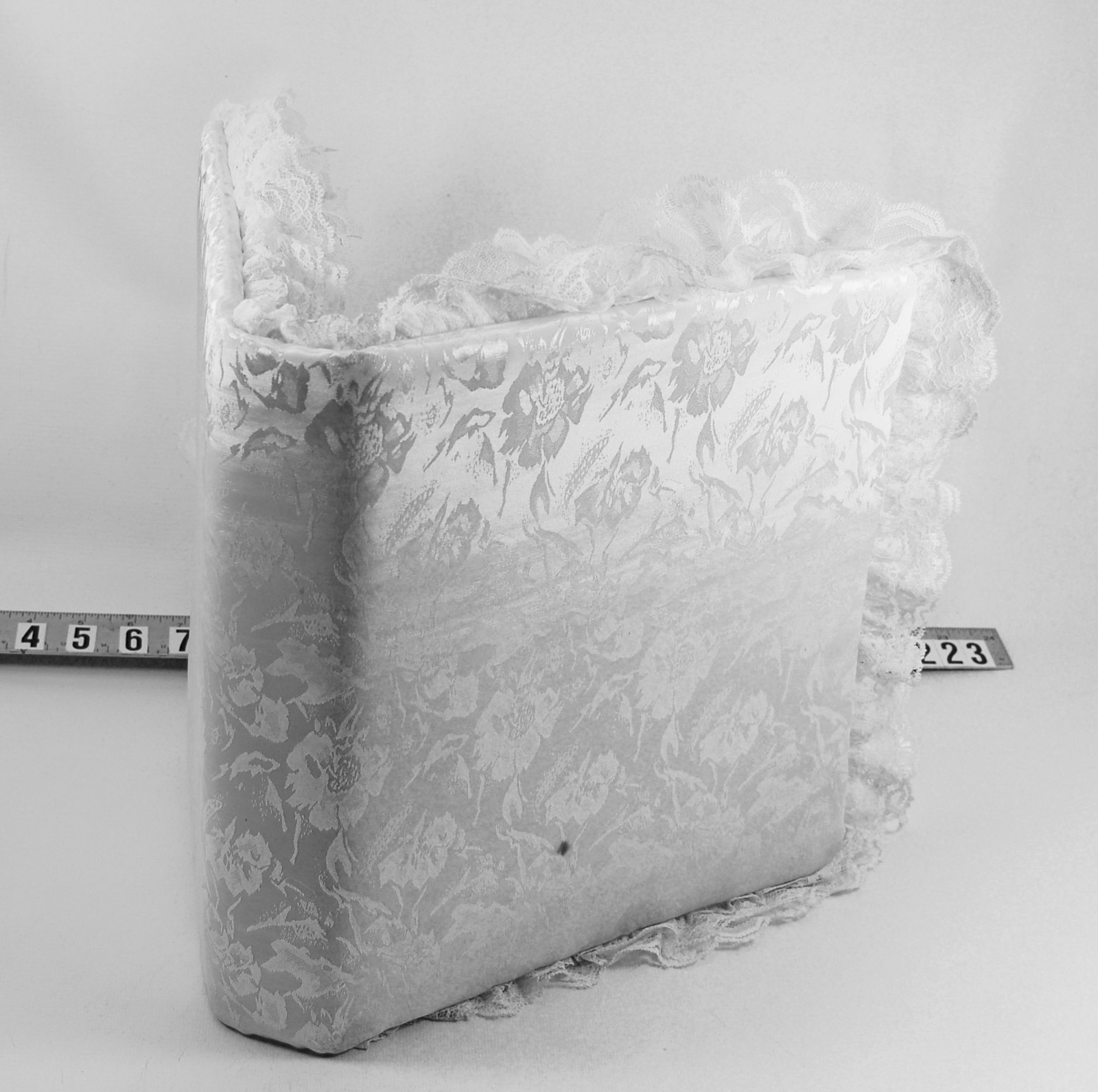 3-Ring Photo Album White Lace Fabric Padded Covered w/ 25 Self Adhesive Vtg