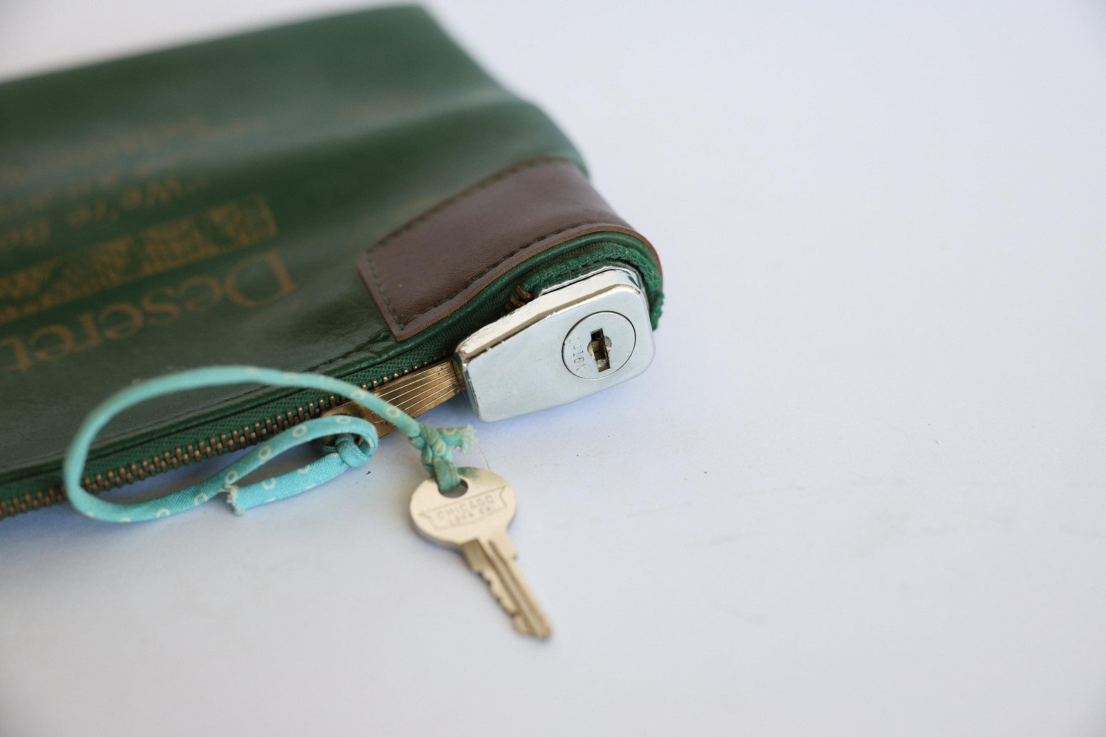 Deseret Bank Green Locking Zipper Deposit Bag Pouch 102 With Key Chicago Lock