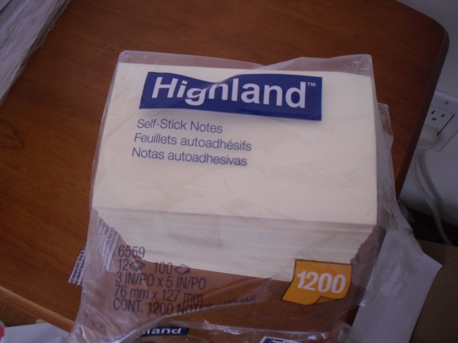 Highland, sticky notepads 3 x 5″, 12 PACKS 100 SHEETS PER PACK