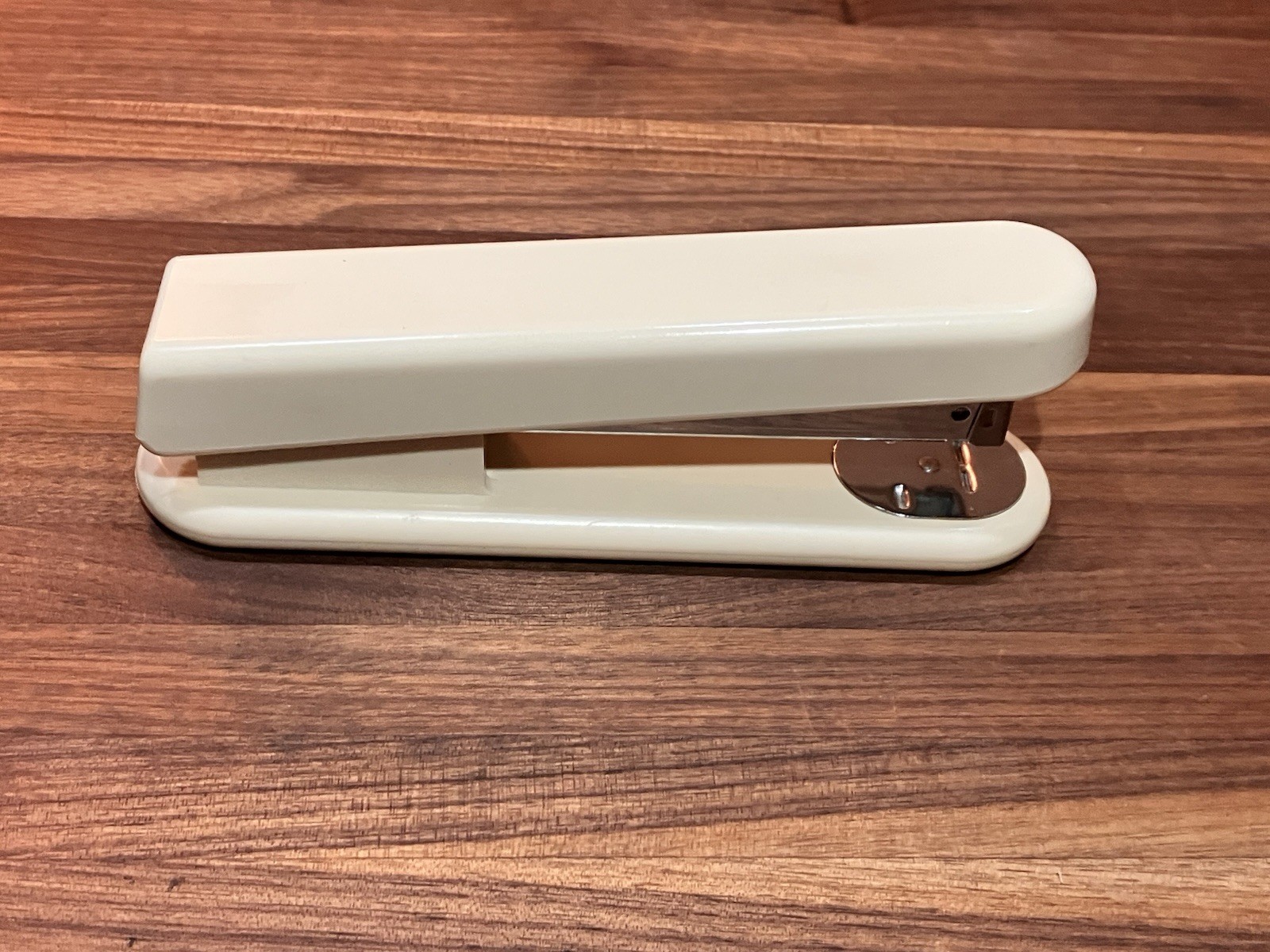 Safina #123 Cream Rounded Retro Stapler Vintage Office