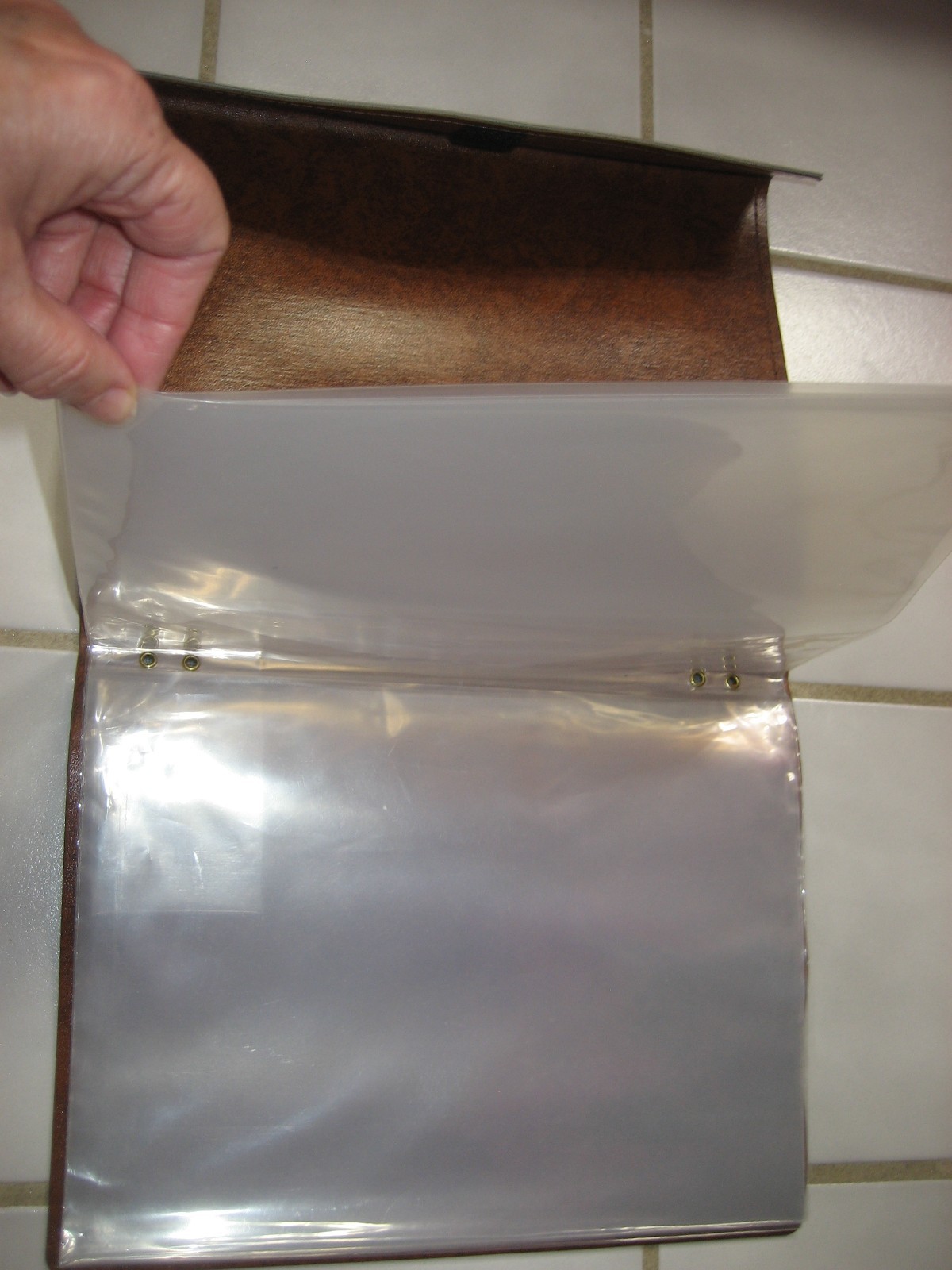 File Folder Document Holder 12×10 Case Faux Leather Brown 8 Plastic Sleeves VTG!