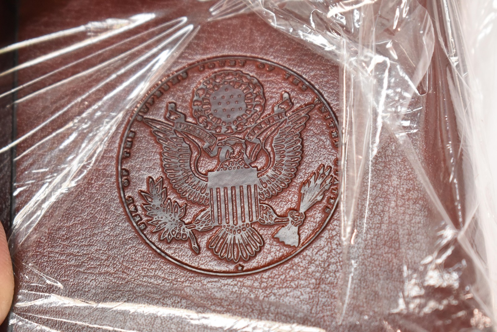 Portfolio Padfolio Folder Great Seal Of United States Embossed Brown Cover