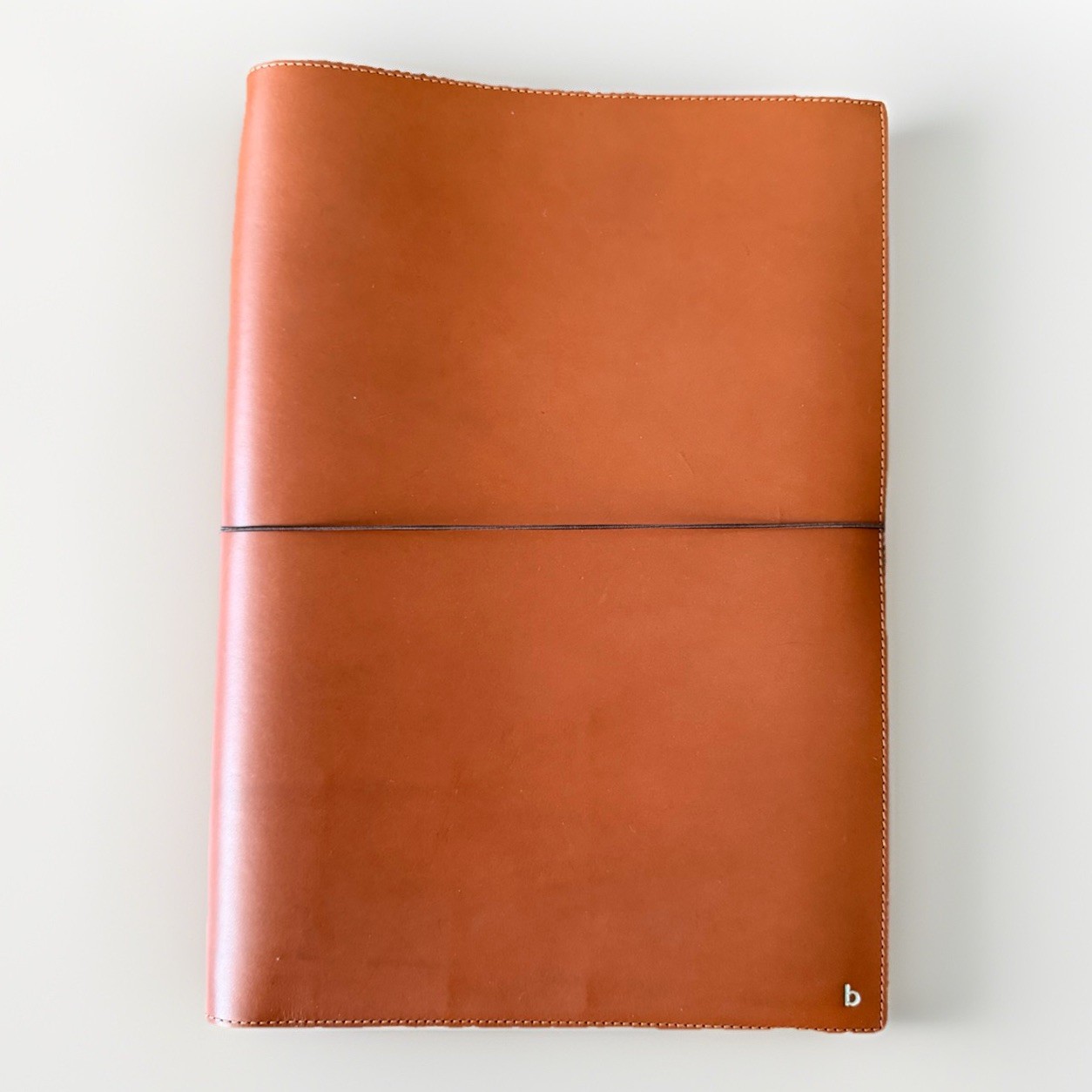 Paper Republic A4 Le Portfolio in Cognac – Comes with Books!