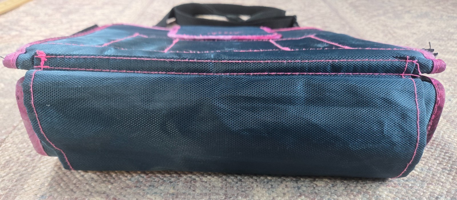 FIVE STAR 1100 Sheet ZIPPER BINDER 2″ Ring 4″ Capacity w/Files Pink & Black VGC
