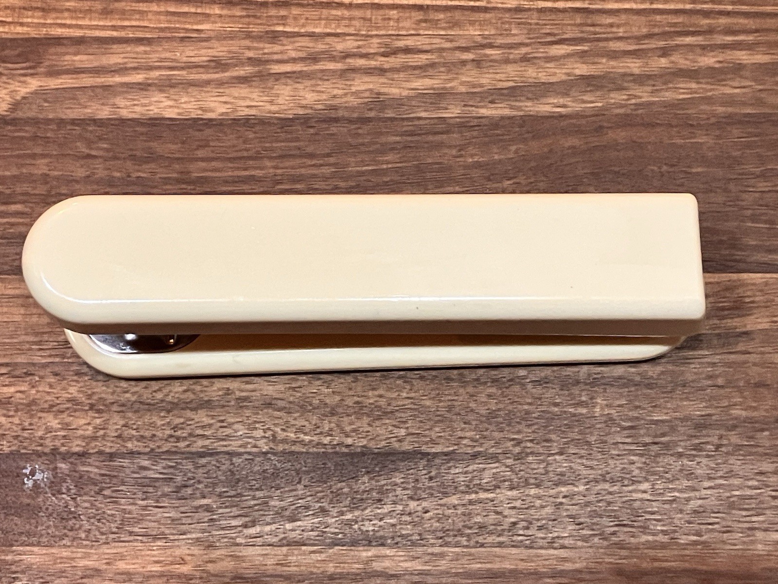 Safina #123 Cream Rounded Retro Stapler Vintage Office