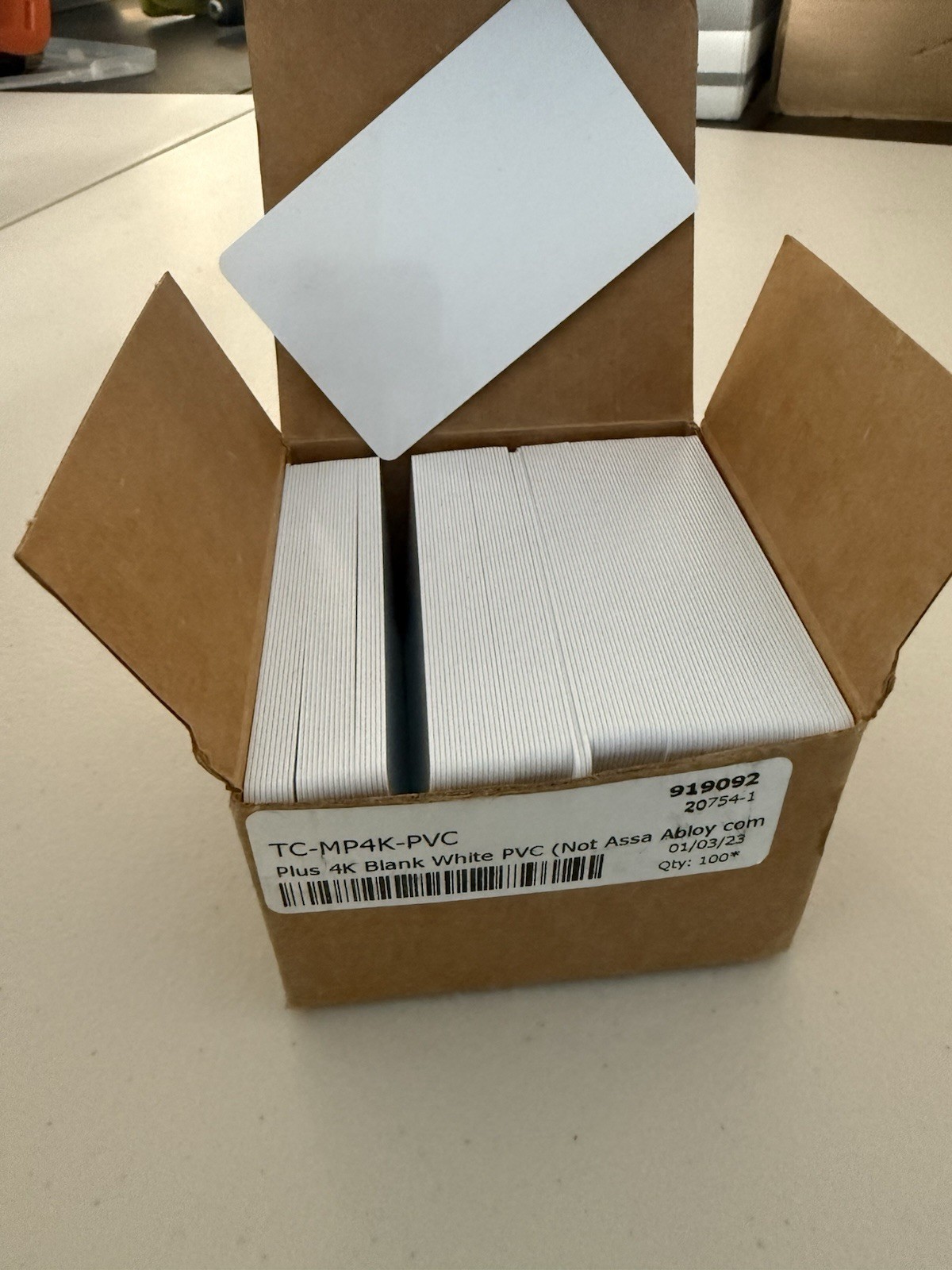 100 Pack Blank White PVC RFID Cards 4K Hotel Key Cards Access Control TC-MP4K