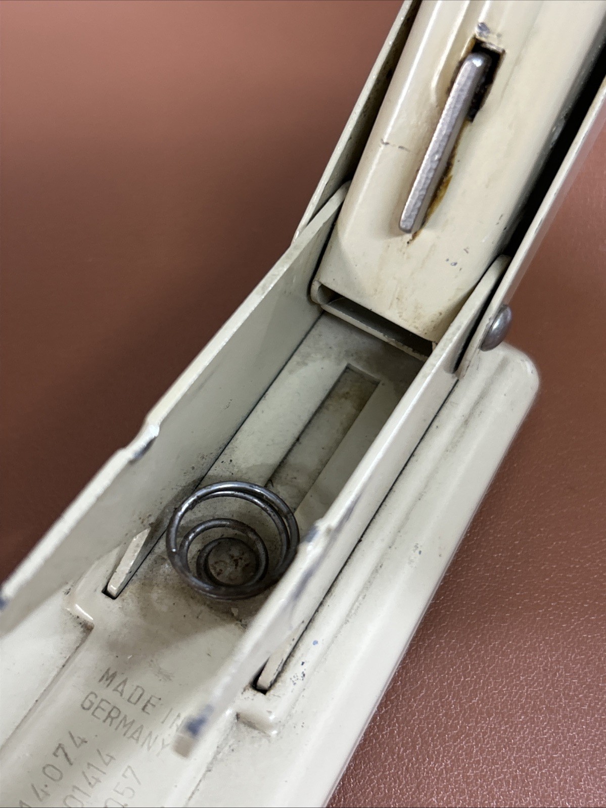 Novus B22 Mid Century Modern Stapler Beige Desk Top Made In Germany 7 3/4”
