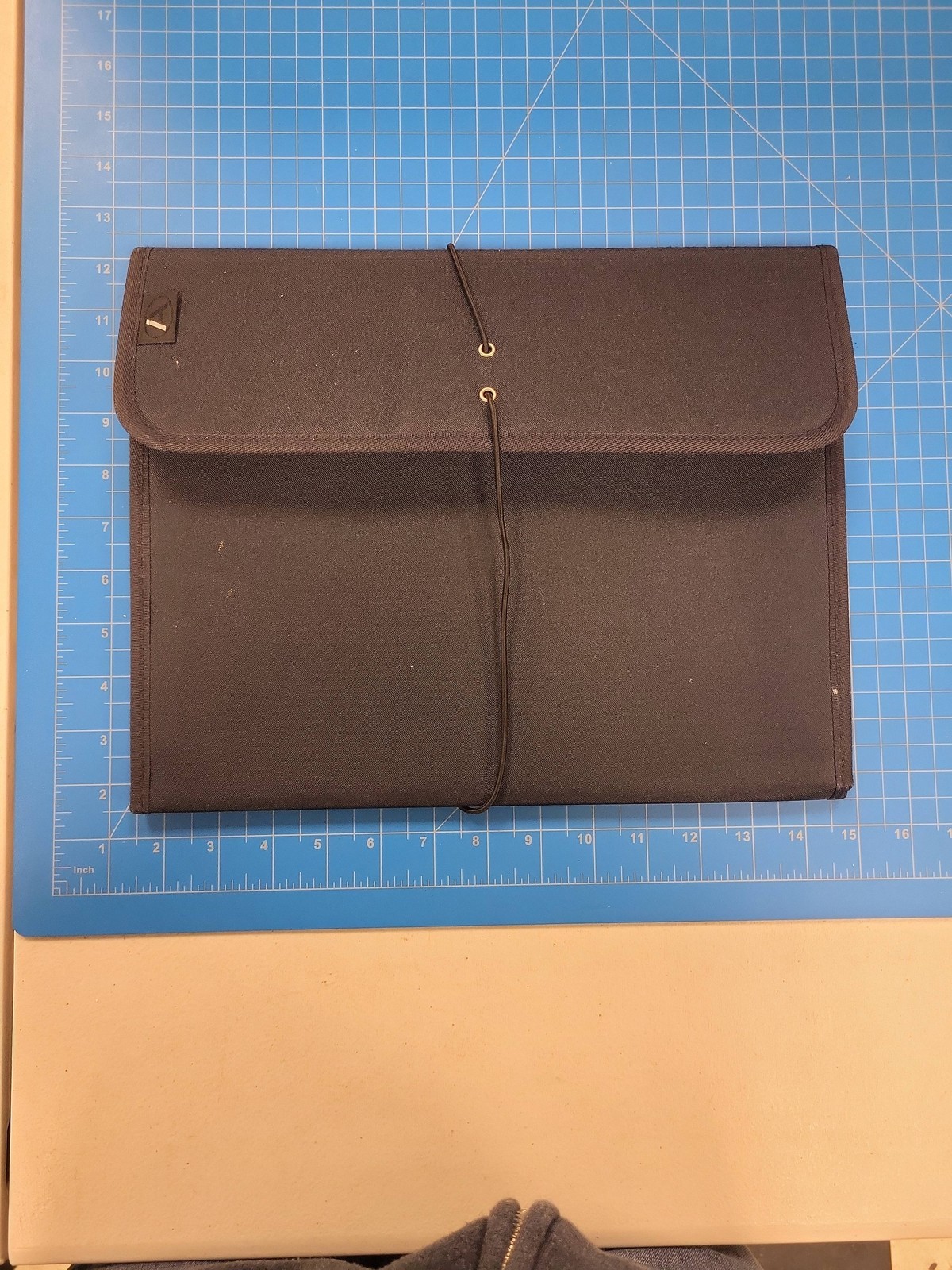 Black Fabric Portfolio Padfolio Document Organizer Binder Elastic Cord Case 14×1