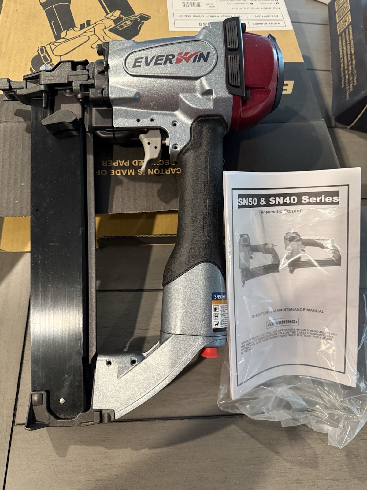Industrial Pneumatic Stapler SN50S5 – 16/17 Gauge Medium Crown Stapler