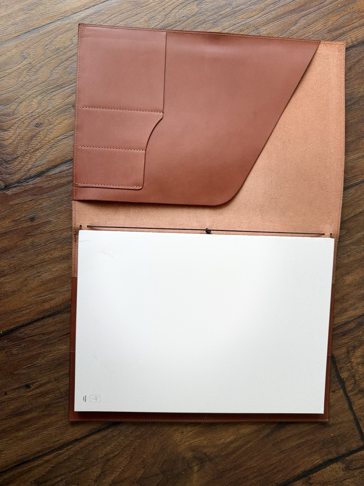Paper Republic A4 Le Portfolio in Cognac – Comes with Books!