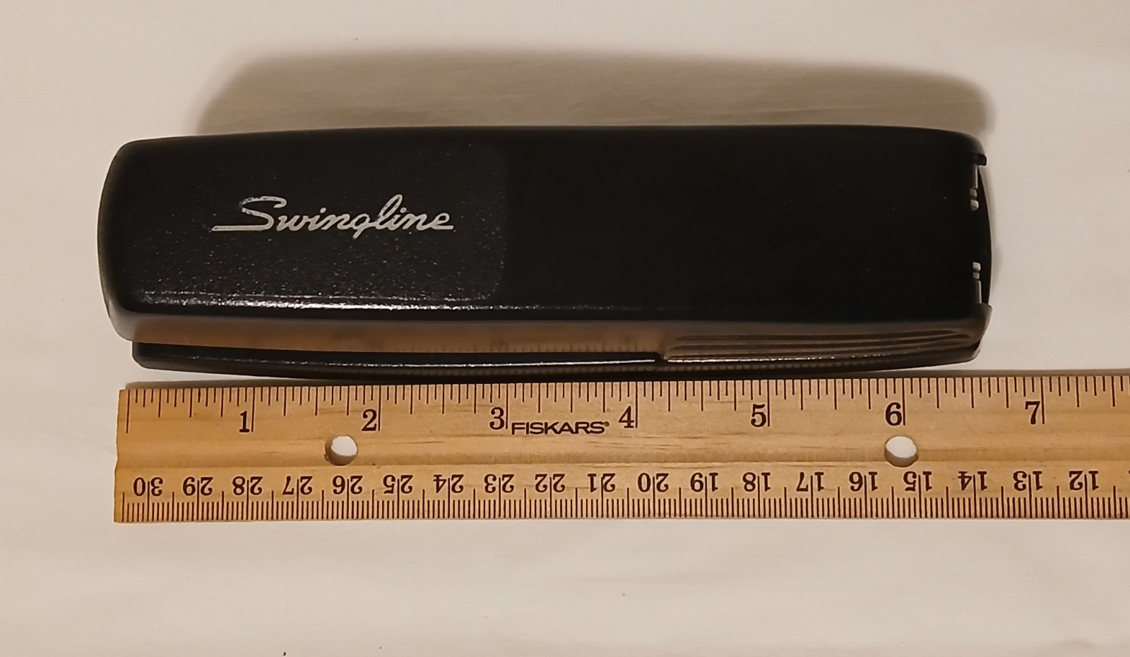 Swingline Model 545 Black Standard Desktop Stapler Lightweight Easy To Use EUC
