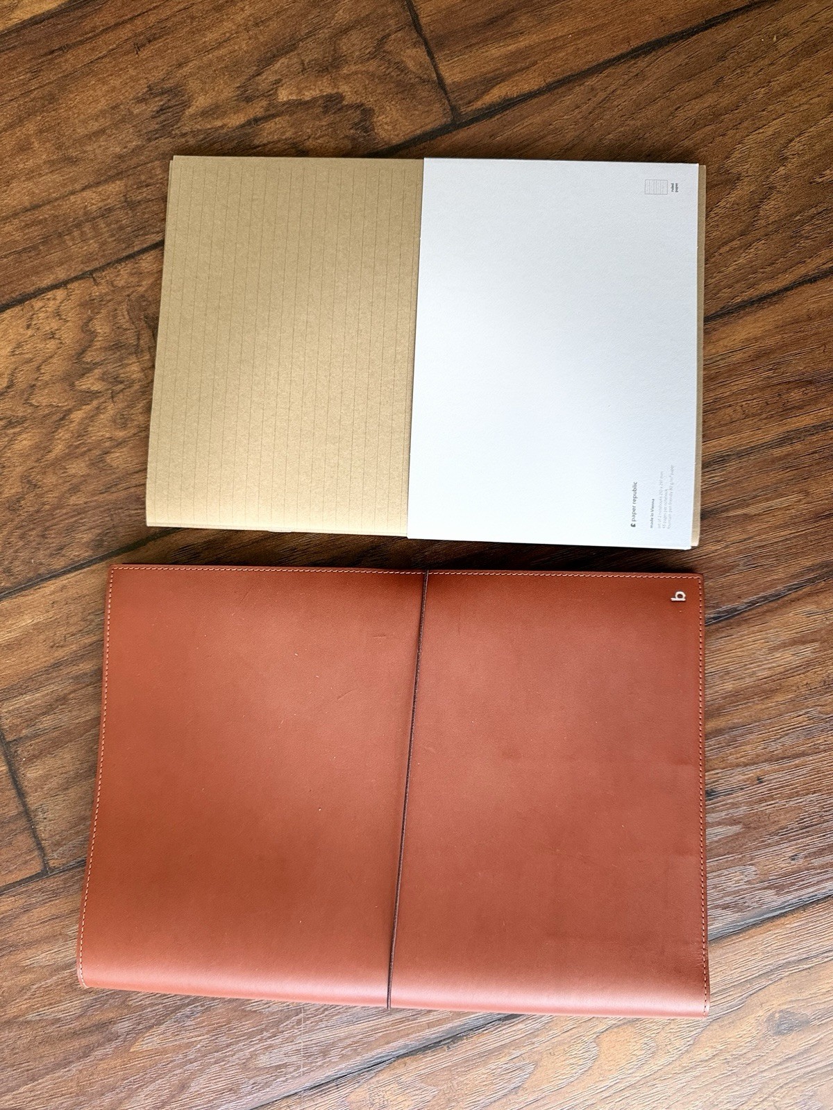 Paper Republic A4 Le Portfolio in Cognac – Comes with Books!