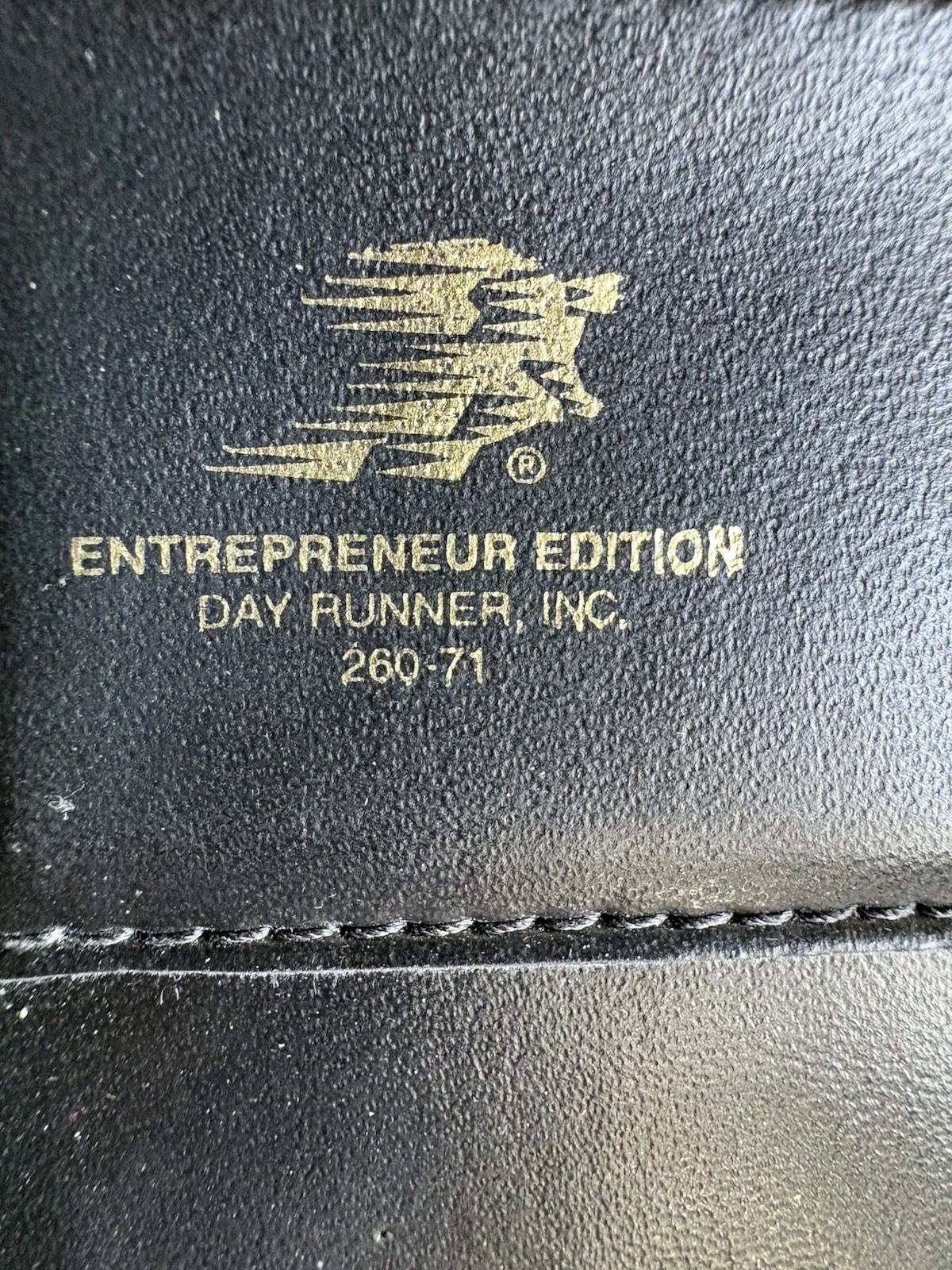 VTG Day Runner Planner Black Faux Leather Zip 3-Ring Entrepreneur Hidden Handles