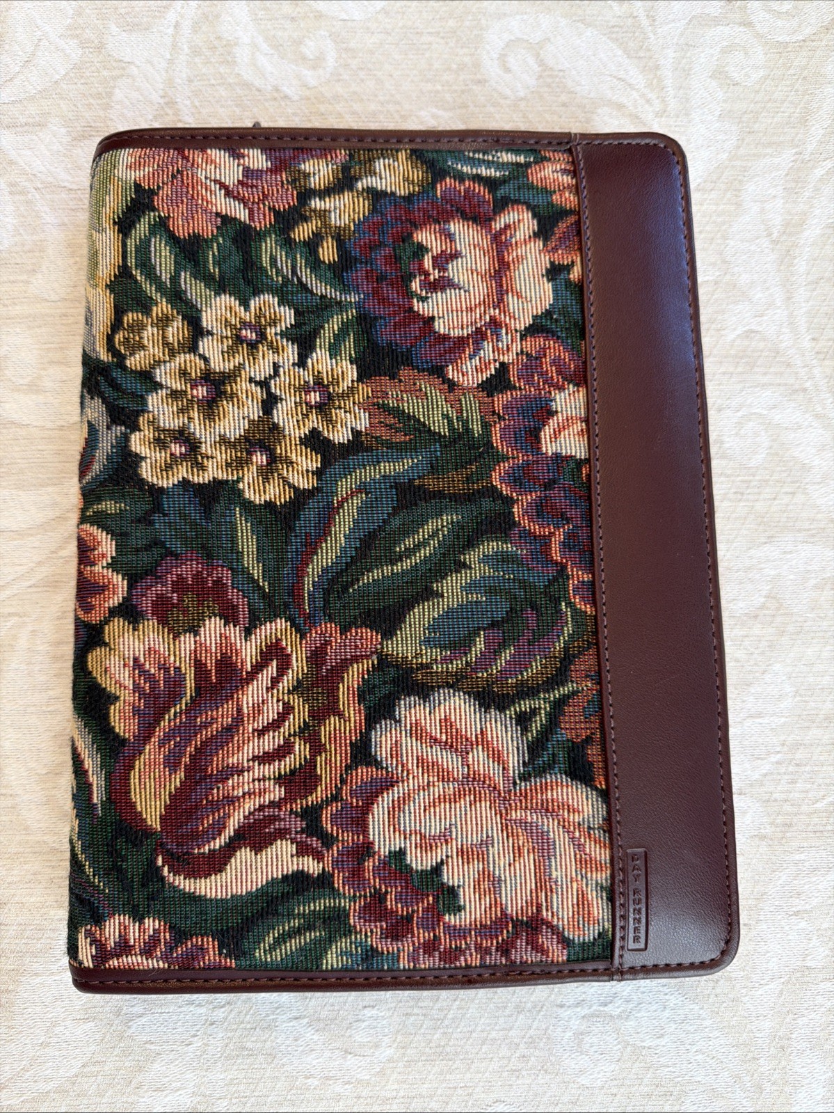 VTG Concorde Weekly Day Runner Tapestry Organizer Binder W Tabs Inserts Address