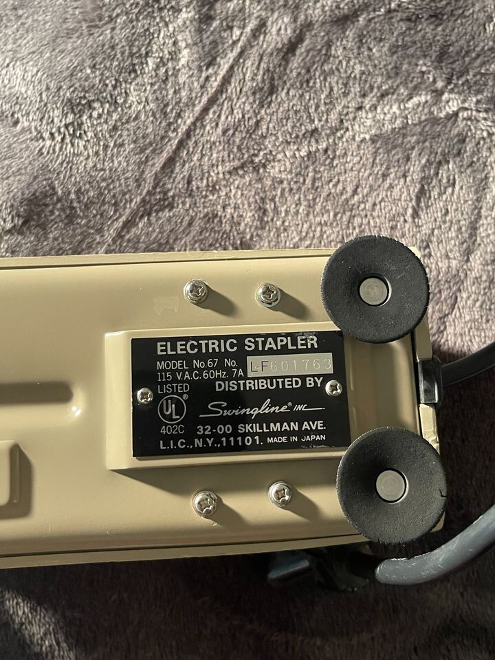 HEAVY DUTY Electric Stapler Model No.67 No. LF601763 115 V.A.C. 60 Hz. 7A