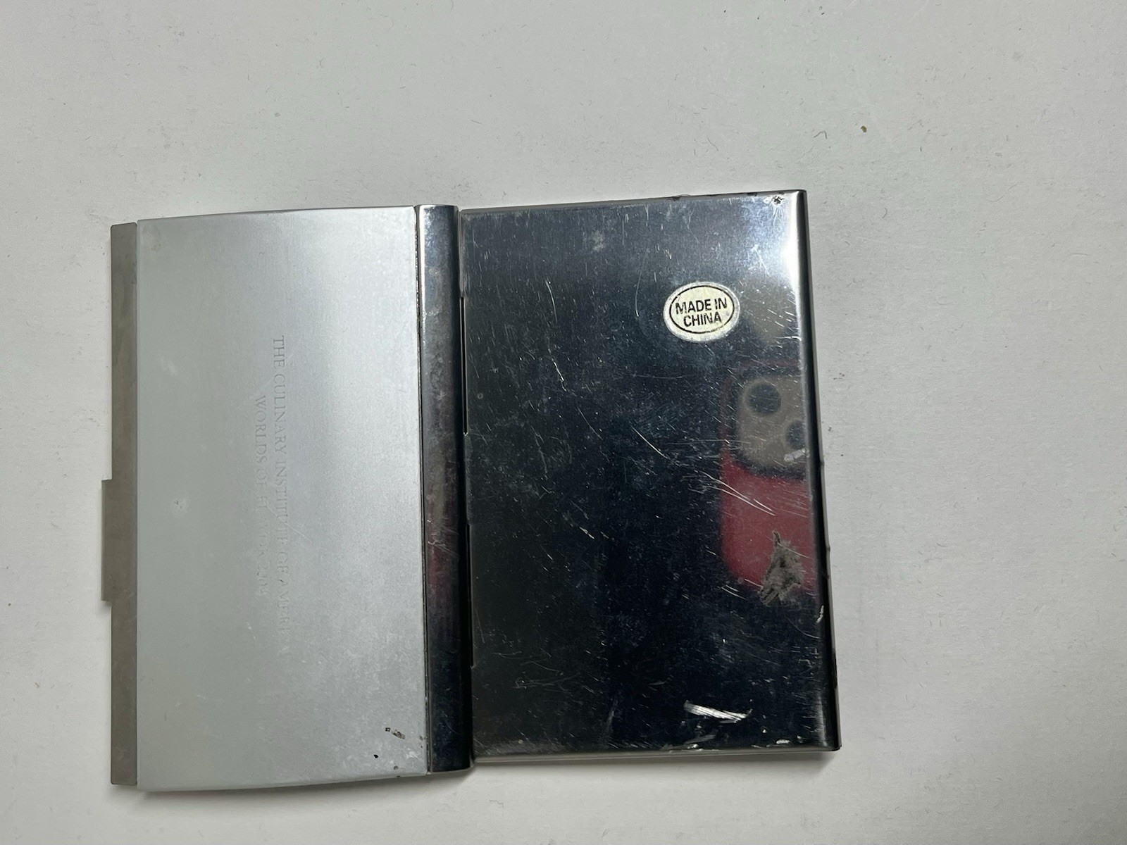 VINTAGE 2004 CULINARY INSTITUTE OF AMERICA SILVER METAL BUSINESS & CC CARD CASE