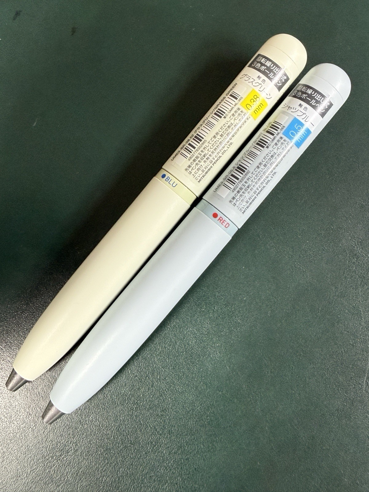 Uni-Ball One 3 set of 2 Shirt Blue 0.5mm Glass Green 0.38mm 3-Color Pen