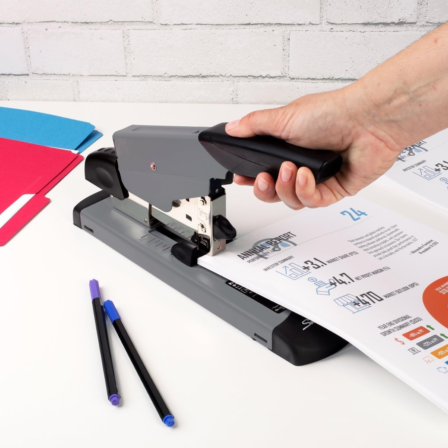 Durable Jam-Free Heavy Duty Stapler, Holds 160 Sheets, Sleek Black/Gray Design