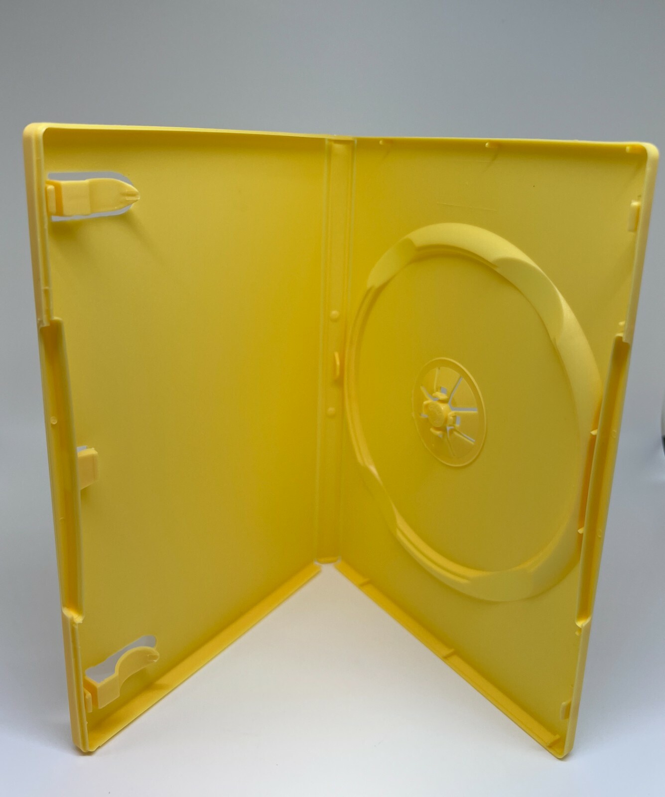 2 NEW STANDARD 14MM SINGLE DVD CASES, NO DVD LOGO, BOOKLET CLLIP, YELLOW, BL70