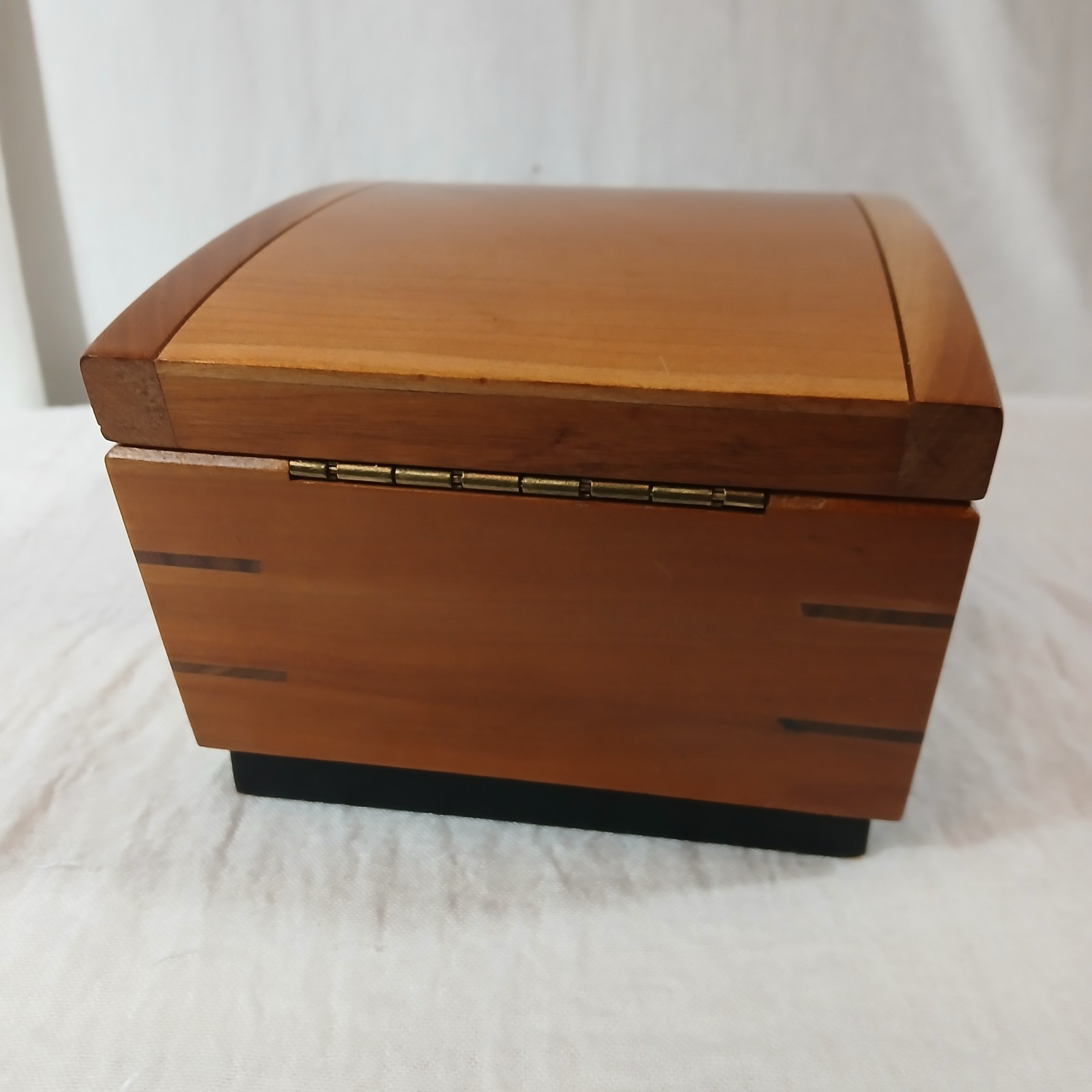 Vintage Cherry Wood Rolodex Card File Domed Lid Made In Thailand