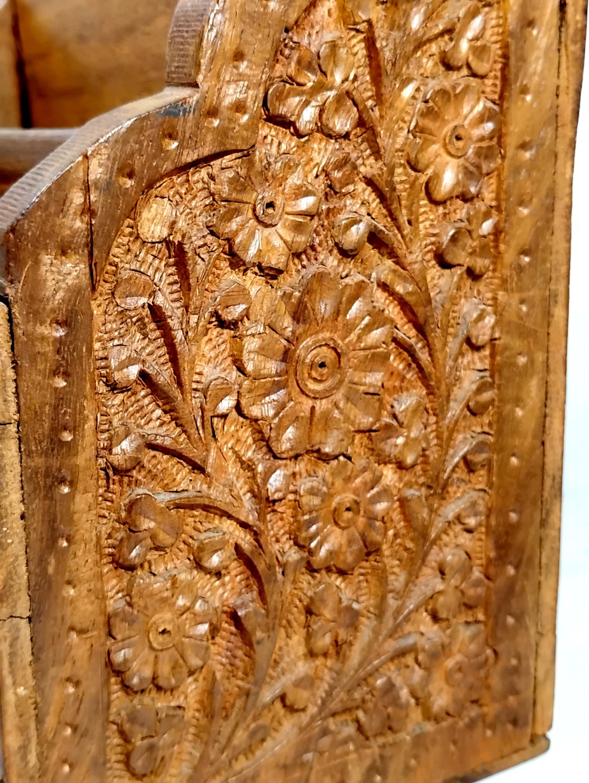 Unbranded Brown Carved Floral Wood Desk Organizer 7″ Tall & 12″ Long very nice