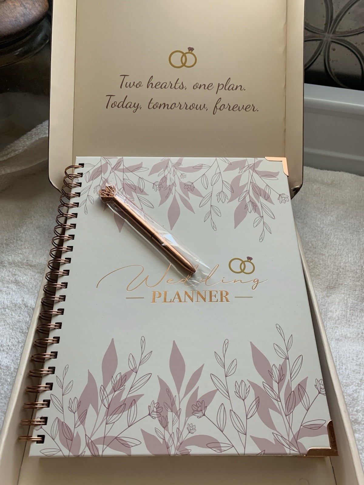 Wedding Planner: A Complete Planner for Planning Your Dream Wedding New In Box