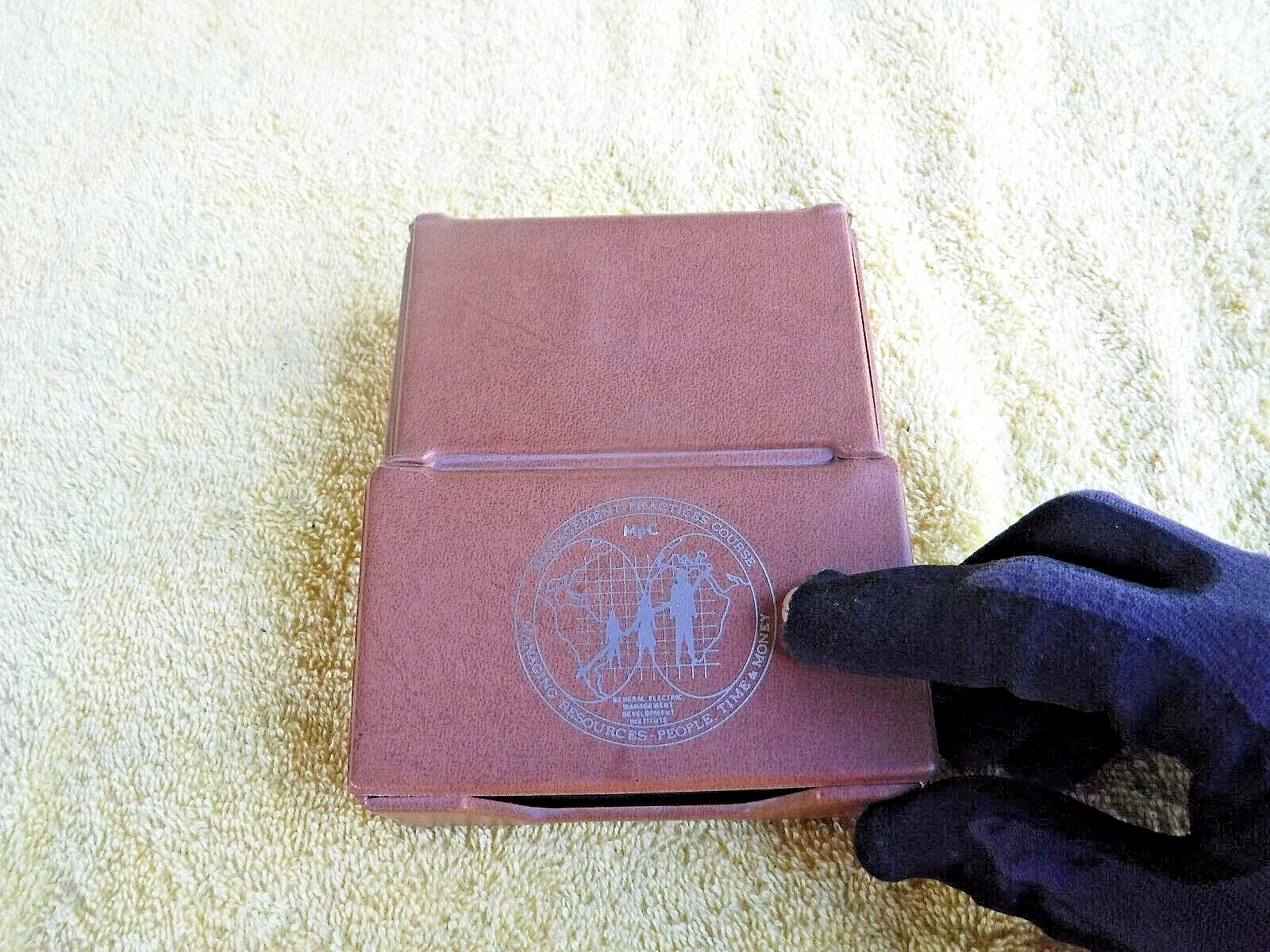 VINTAGE PREOWNED GENERAL ELECTRIC MPC MANAGEMENT PRACTICES COURSE CARD HOLDER