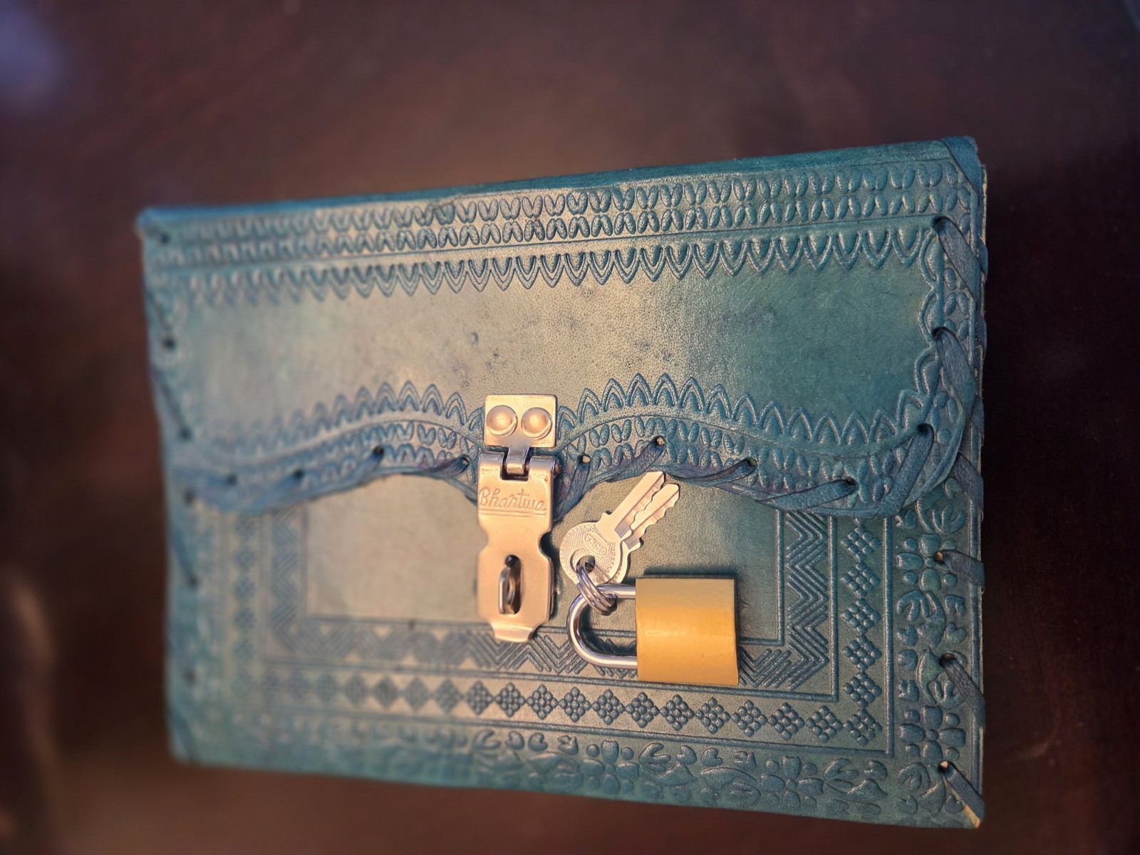 New Vintage Handmade Tooled Leather Journal Diary Notebook Teal w Lock & Key 7×5