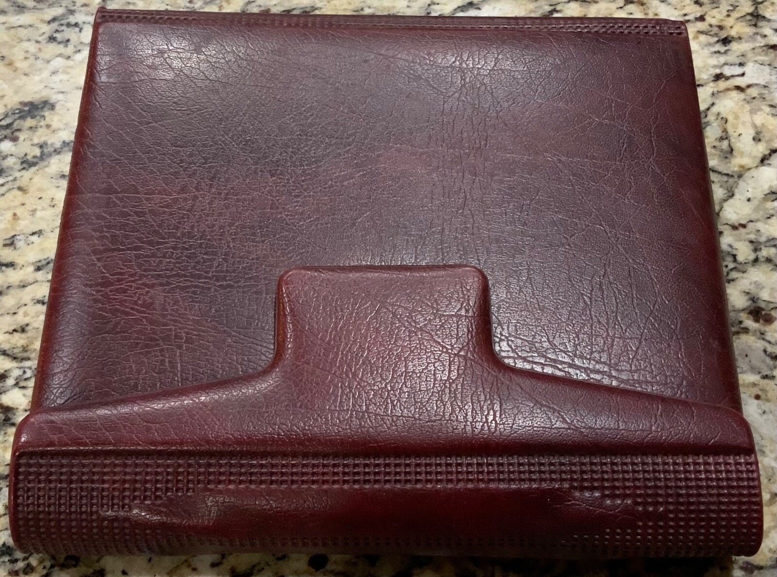 Day Runner 3-Ring Burgundy Organizer / Planner 9” x 8” Hook & Loop Closure