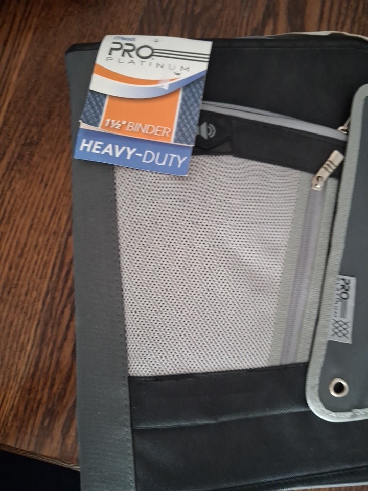 Mead PRO Platinum Heavy-Duty Zipper Binder 1.5″ Capacity Gray/Black